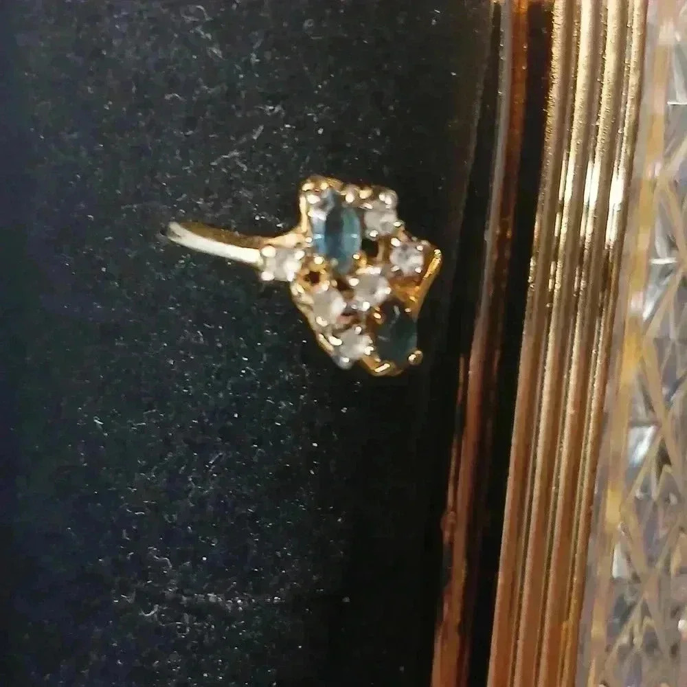 Vtg. 18K GE Oval Cut Sapphire Moissanite - Women's Size 6 - Used Con. - Picture 9 of 12